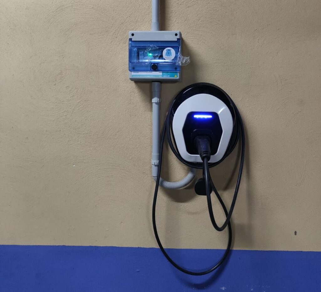 cargador easyWallbox para coche eléctrico (1)