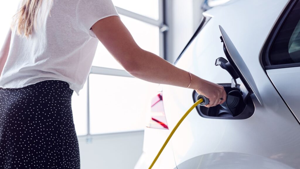 cargar tu coche eléctrico en casa