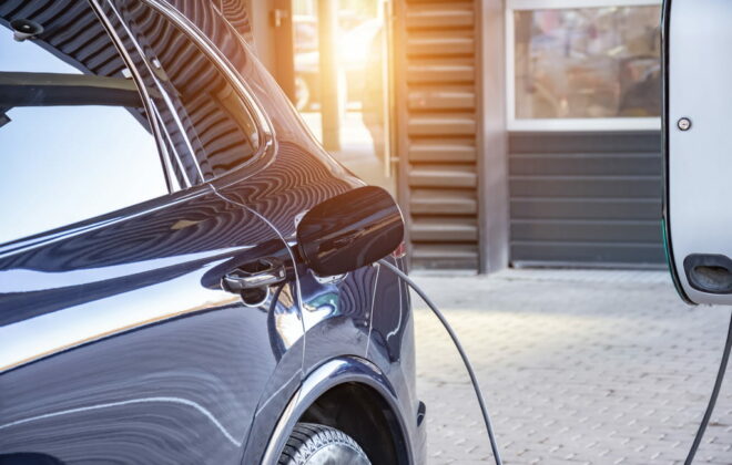 voiture-charge-borne-electrique